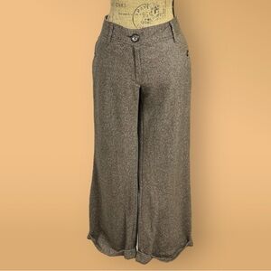316 - H & M PANTS/CROP STYLE 60% WOOL PARTIALLY LINED
